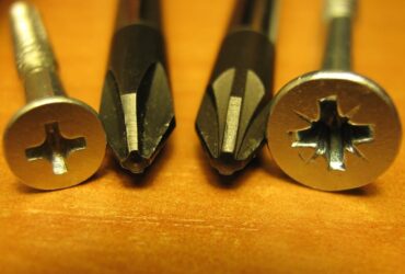 PHILLIPS VS JIS SCREWDRIVER